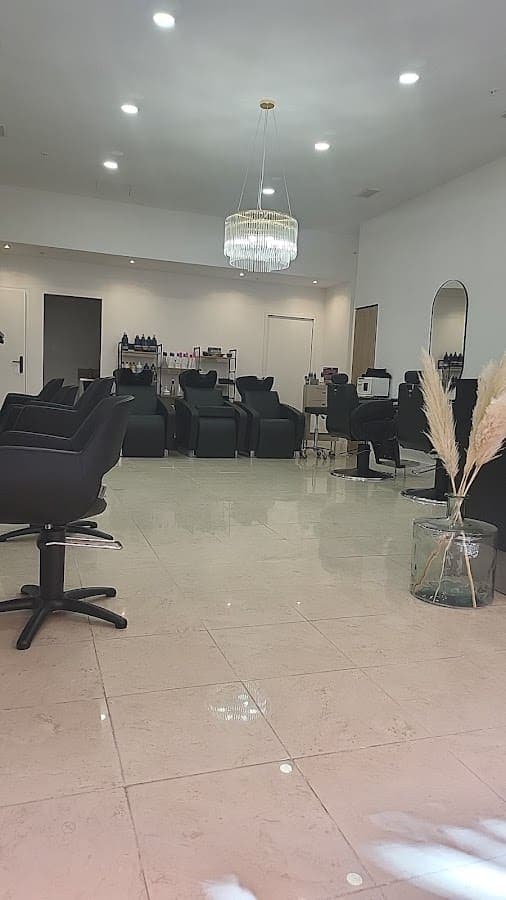 Photo de Alessandro by M Salon De Coiffure Spécialiste des boucles/soins profonds/blond/coupe /à Marseille/La Valentine/13011