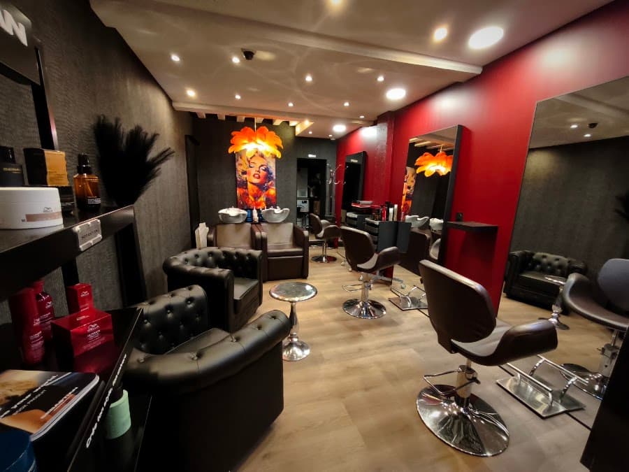 Photo de Bakara – Coiffeur & coloriste à Dieppe | Cheveux bouclés & extensions