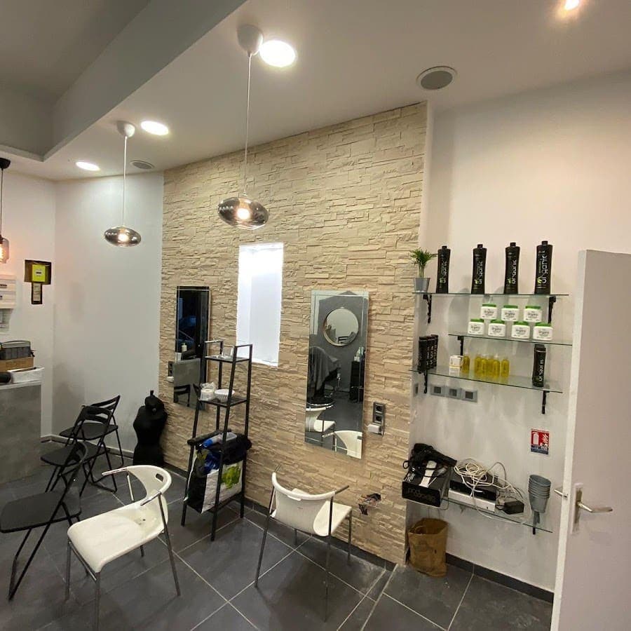 Photo de HB ELEGANCE - COIFFEUR MIXTE (tous types de cheveux)
