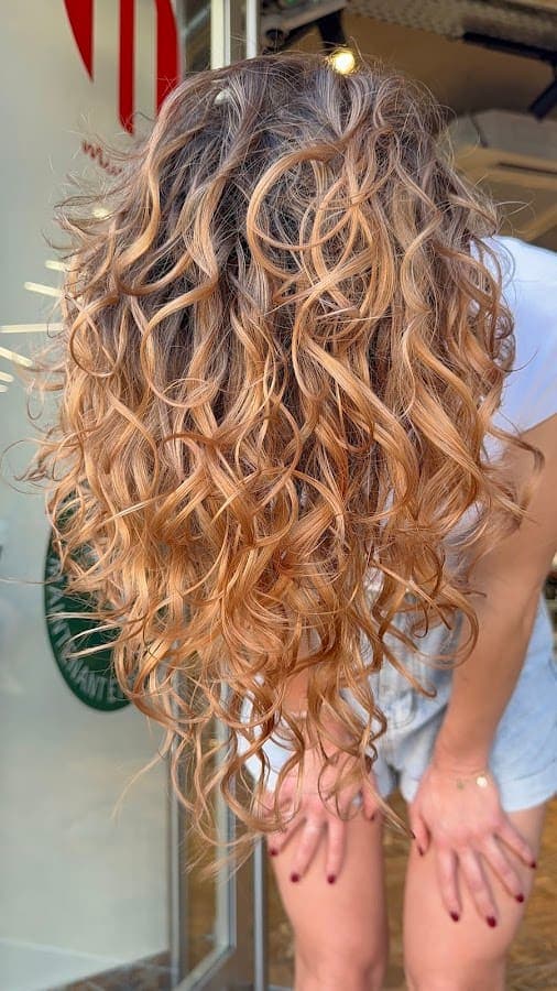 Photo de MINELLE Salon de Coiffure AVEDA